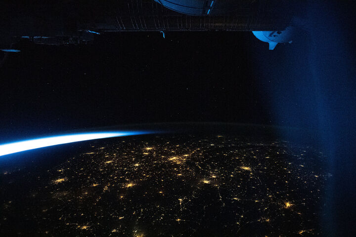Europa bei Nacht — ein Netz aus Lichtern